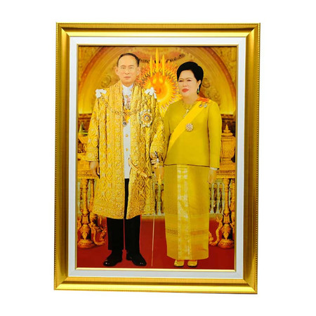 เยี่ยมศิลป์ กรอบรูปสำเร็จภาพโปสเตอร์ในหลวงราชกาลที่ 9 คู่ พระราชินี YS-0003