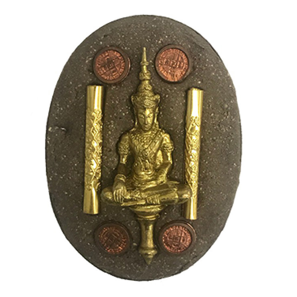 207135_02_amulet.jpg